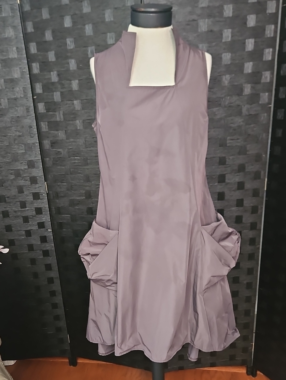 NWOT Sun Kim Sleeveless Parachute Exposed Zip Pocket in Taupe Size Small